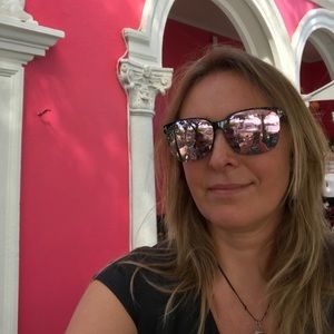 Meet your Posher, Victoria